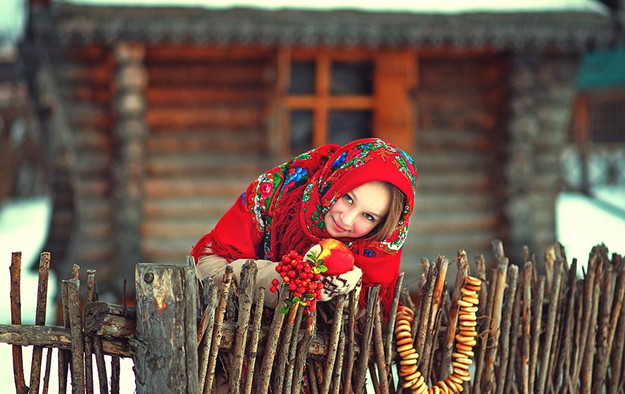 Sexy girl Women in Slavic costumes in Ludhiana