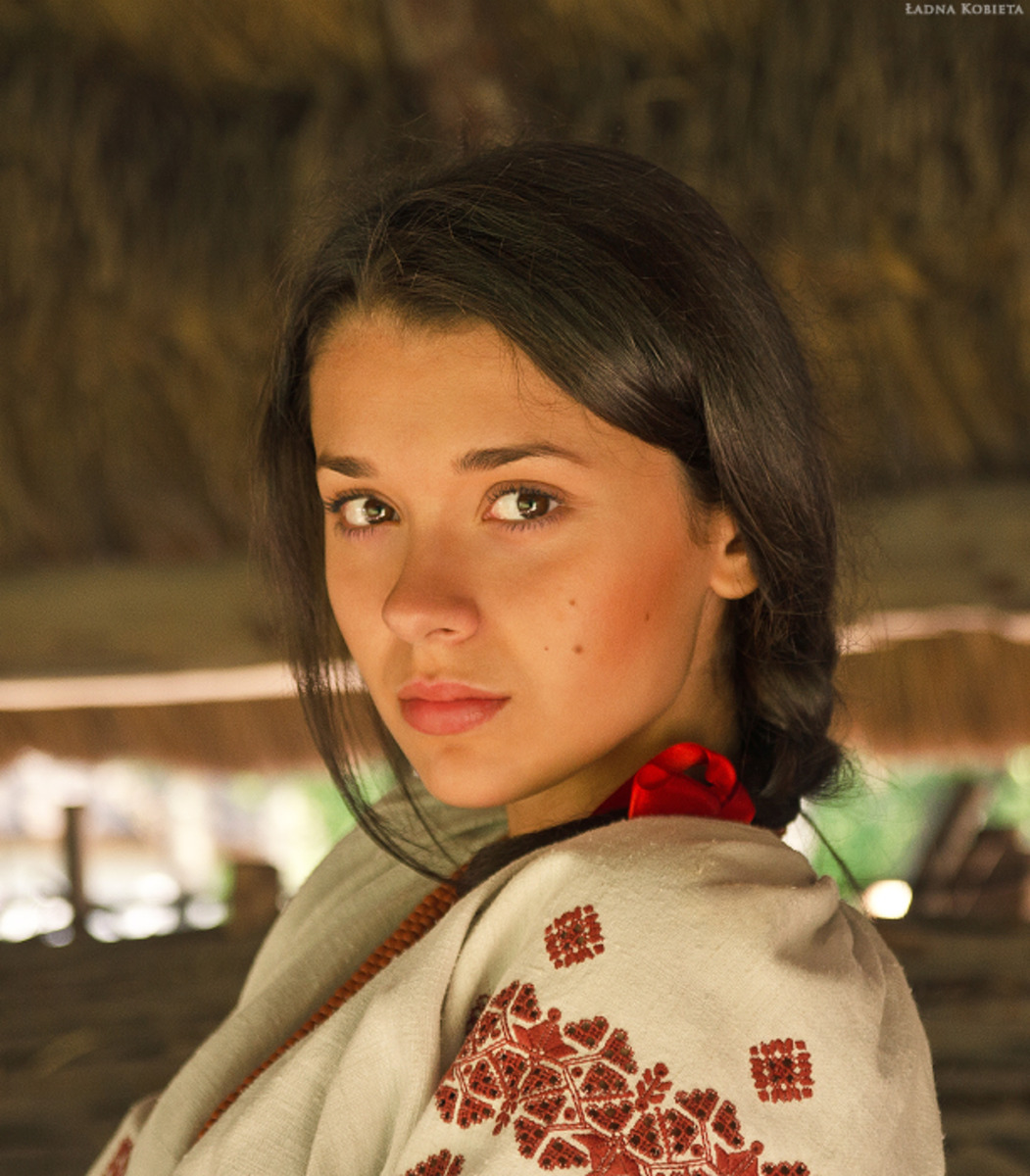 Girls in Slavic costumes in Ludhiana