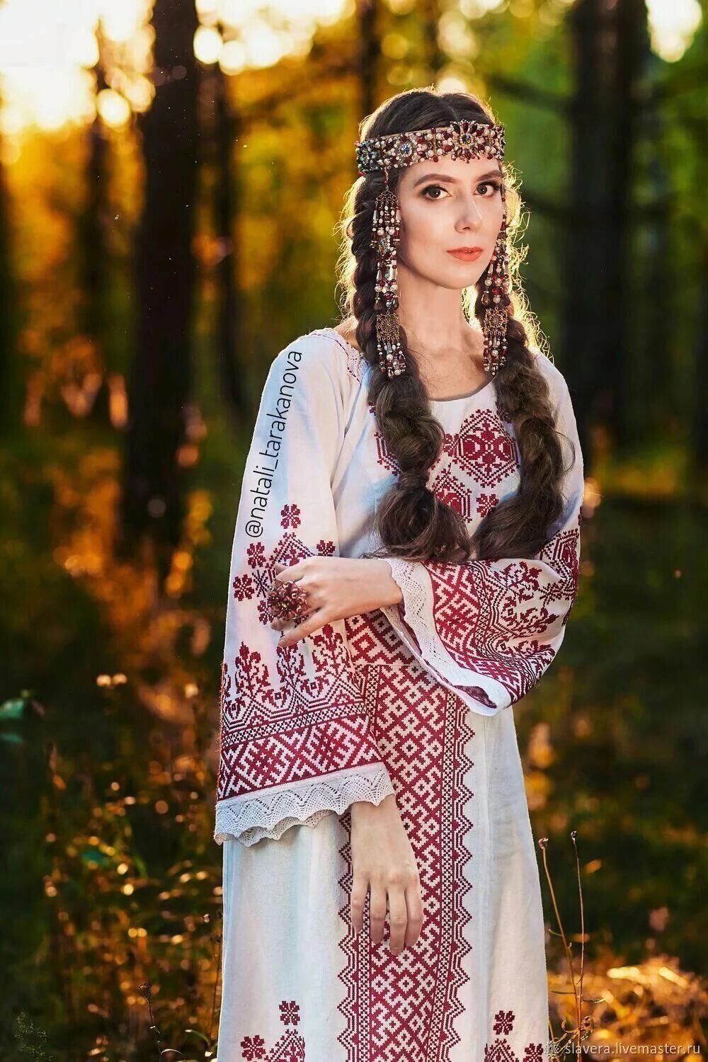 Girls in Slavic costumes in Ludhiana