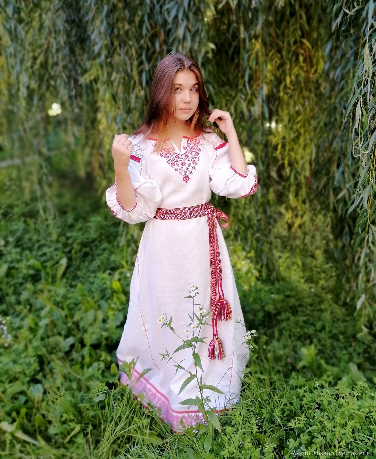 Girl Girls in Slavic costumes in Ludhiana