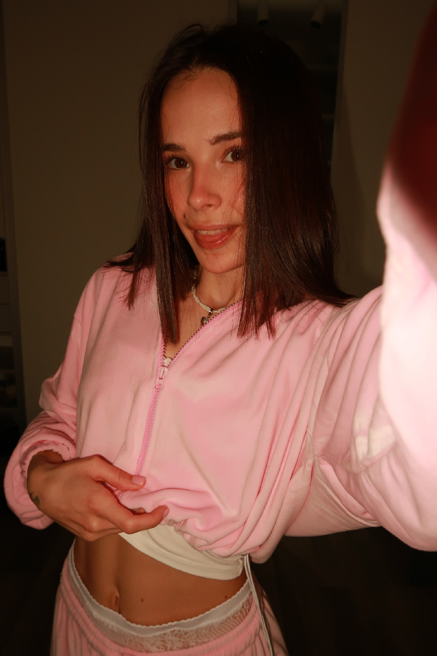 Tina brings the glow — live moments in Ludhiana